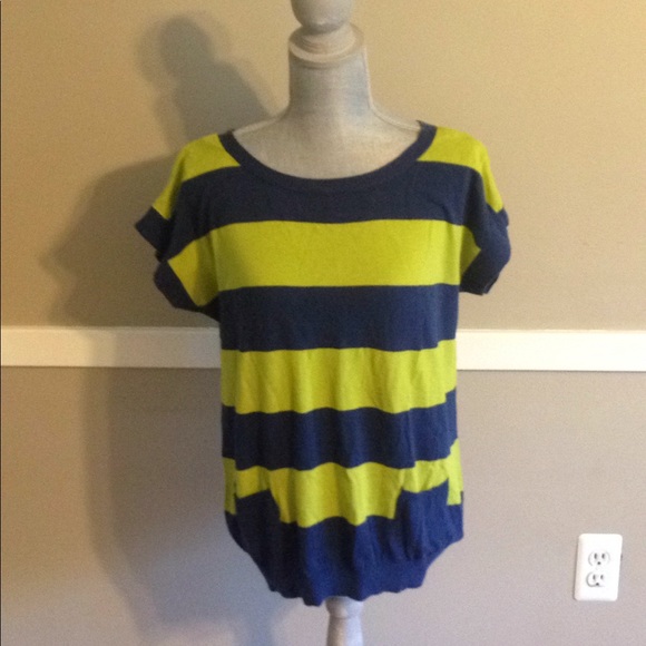 Xhilaration Tops - Flirty buttons down the back blue and green top